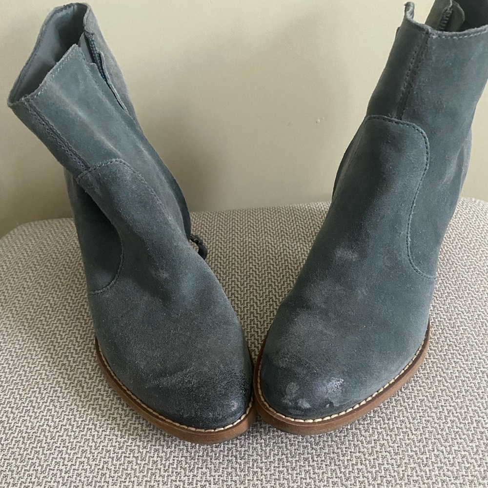 Women’s Sam Edelman suede bootie size 9